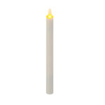 De LED dinerkaars 270mm LOS, een witte kaars op batterijen met een gloeiende gele vlam, staat rechtop tegen een effen witte achtergrond.