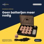 De Oplaadbare waxinelichtjes roze set bevat 12 oplaadbare kaarsen (tot 400 uur gebruik), een afstandsbediening en een voedingsadapter. De Nederlandse tekst benadrukt het batterijloze gemak en de sfeer op een blauwe en gele achtergrond.